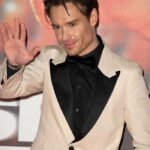 Eks personel One Direction, Liam Payne meninggal dunia karena jatuh dari balkon hotel lantai 3. Informasi ini tentu menjadi kabar duka bagi penikmat musik dan Directioners, sebutan untuk fans 1D.