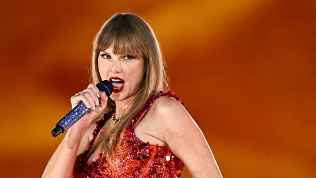 Taylor Swift disebut sengaja tak mau menerapkan 'dynamic pricing' untuk The Eras Tour yang memungkinkan ia memiliki pendapatan lebih banyak seiring dengan animo yang besar.